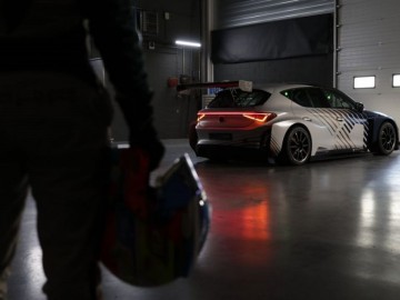 Cupra wygrała pierwsze zawody aut elektrycznych PURE ETCR